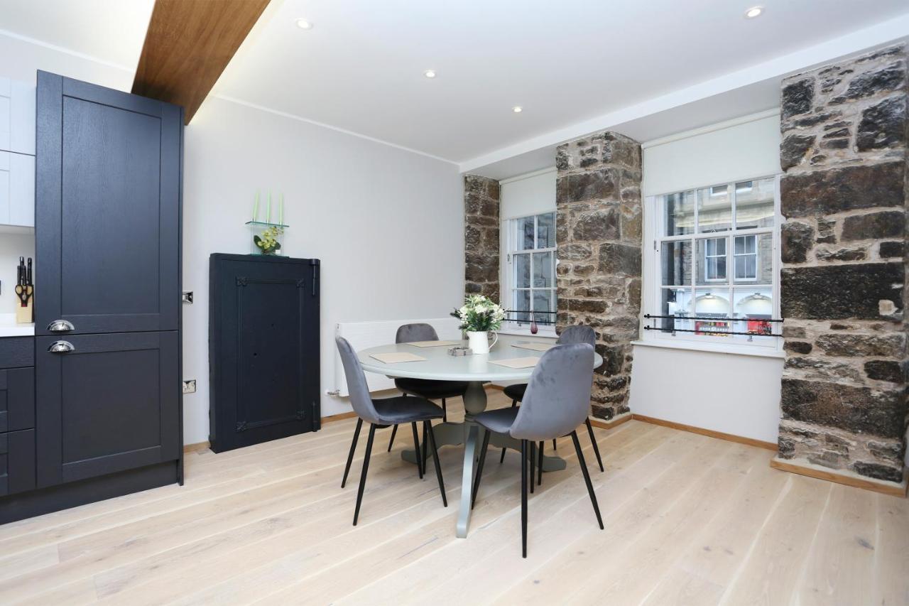 Joivy Refurbished Home On The Royal Mile Édimbourg Extérieur photo