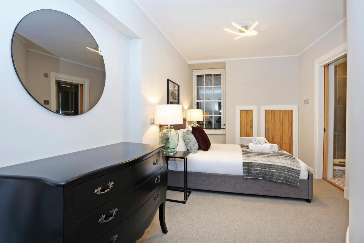 Joivy Refurbished Home On The Royal Mile Édimbourg Extérieur photo