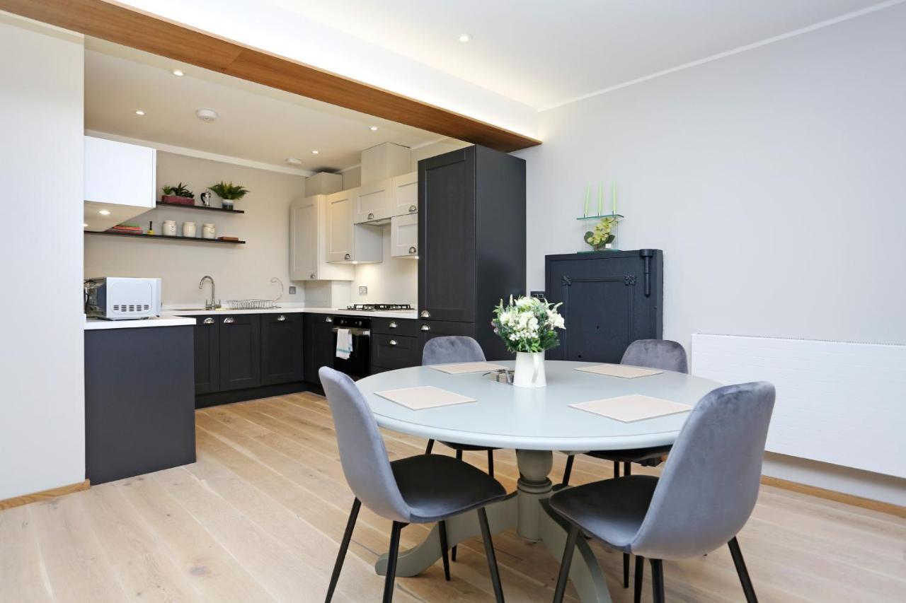 Joivy Refurbished Home On The Royal Mile Édimbourg Extérieur photo